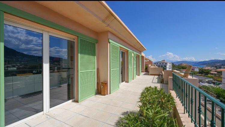 Chez Pasqua ! Appartement Spacieux Avec Terrasse 2 Chambres 6 Couchages En Rooftop LʼÎle-Rousse 外观 照片